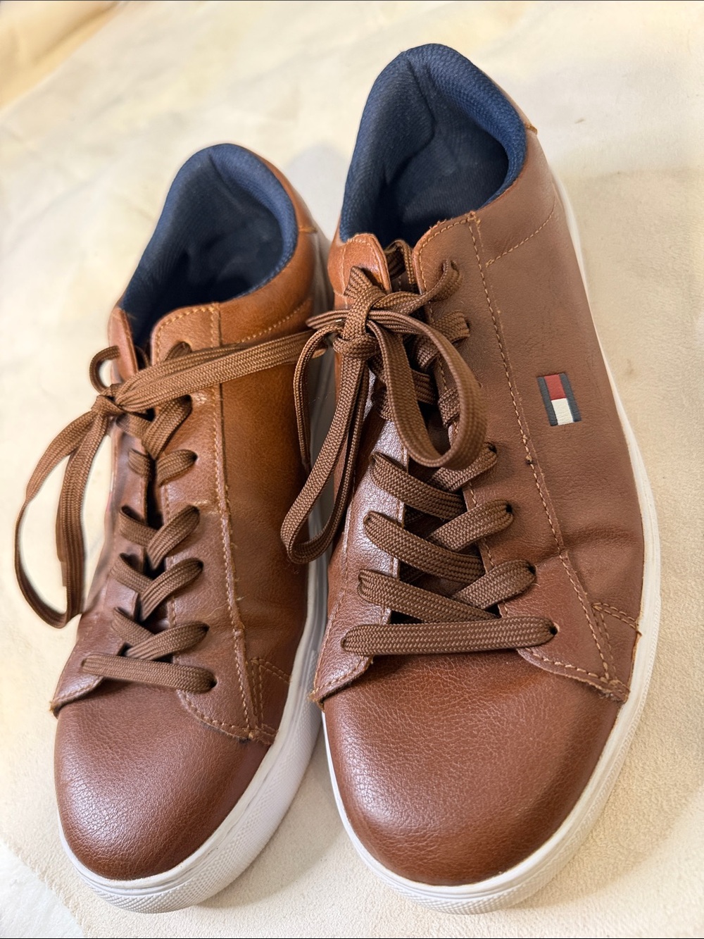 Tommy Hilfiger Men’s Brown Leather Low-Top Sneakers